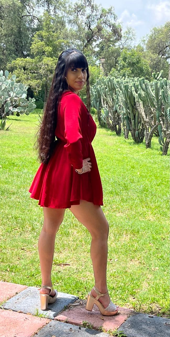 Vestido short maga larga